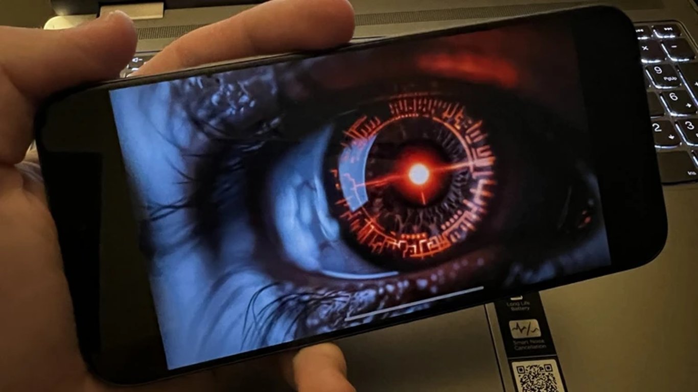 Buďte o krok napřed a nedejte útočníkům šanci. Příznaky, které prozradí, že vám někdo sleduje telefon