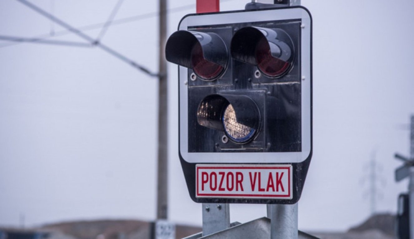 Náměšť nad Oslavou se dočká úpravy přejezdu. Budou tam závory, sklon ale zůstane