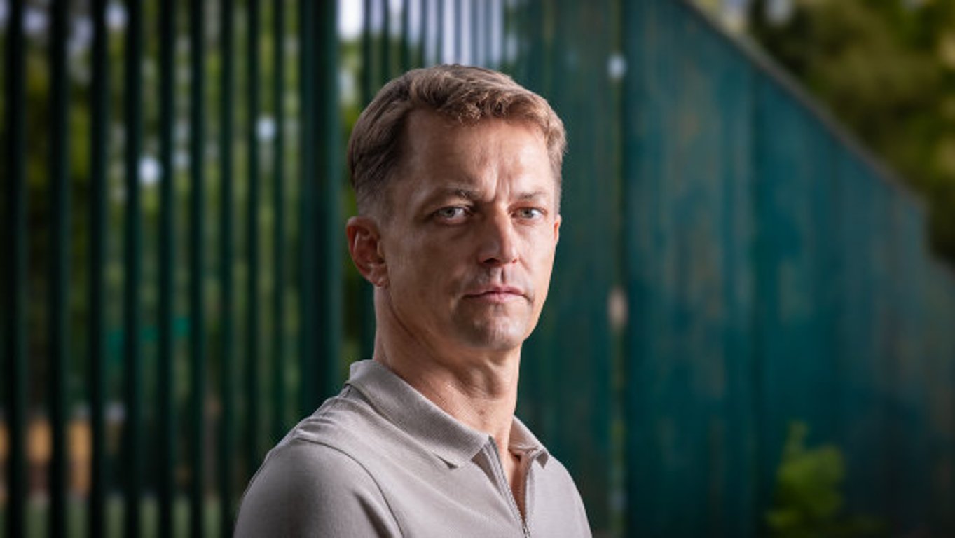 Shoda jmen s jednou z obětí je nešťastná. Autor si s Karolínou z kauzy Kulínský ale před dvěma lety psal, říká producent Sbormistra