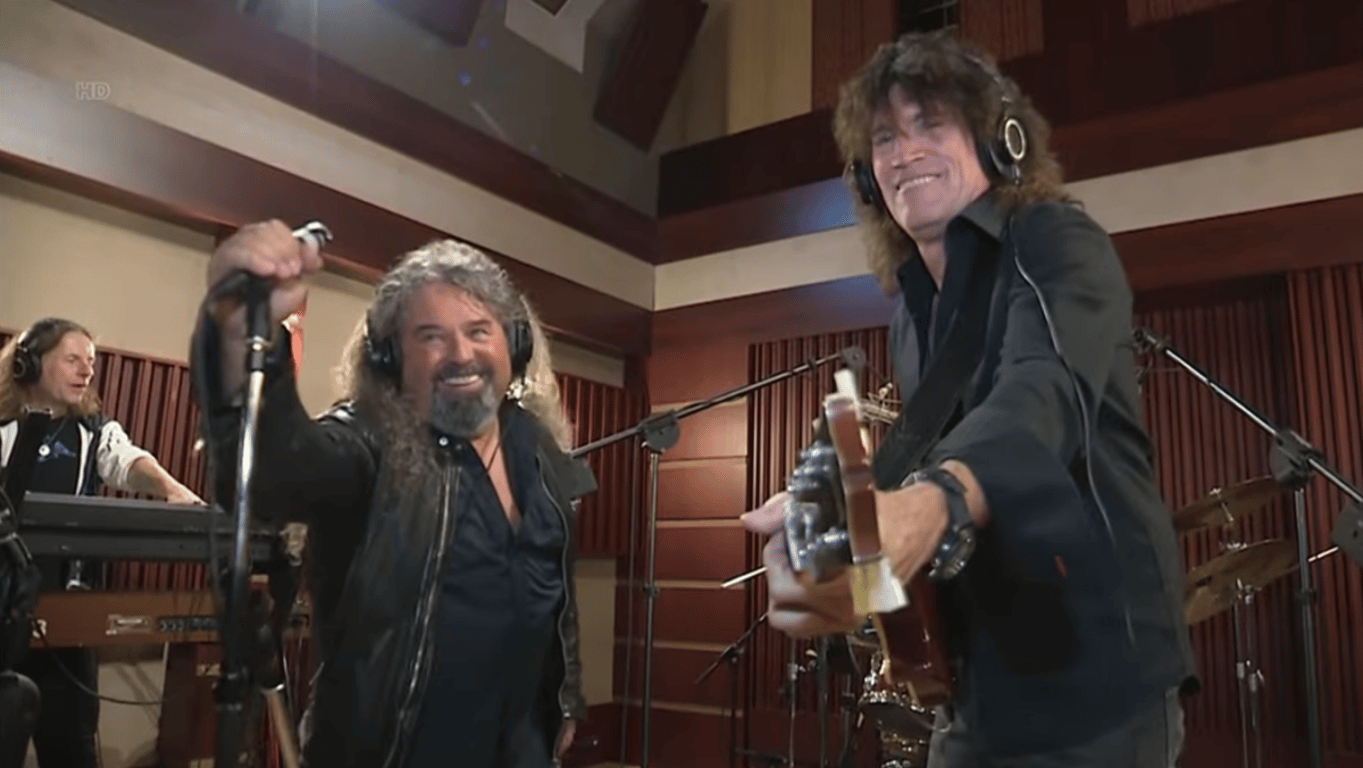 Kytarista legendárních Kiss složil píseň pro české Turbo. Má k tomu osobní důvody