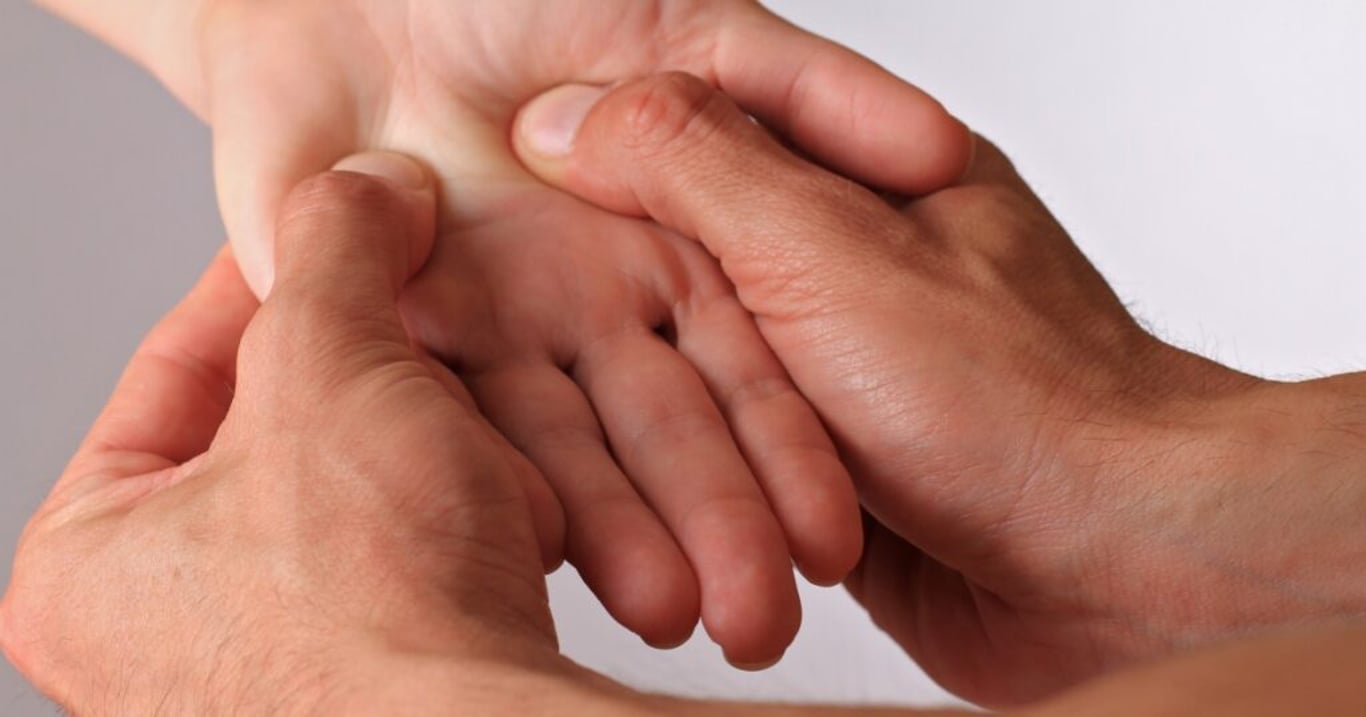 Stačí jeden stisk: Tyto tlakové body na ruce vás zbaví úzkosti během chvíle