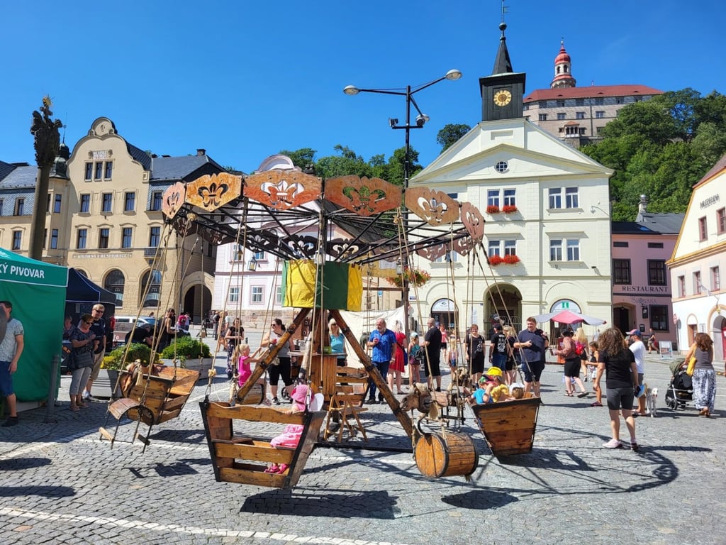 Tradiční jarmark v Náchodě: Vraťte se do dob dávné zábavy a řemesel