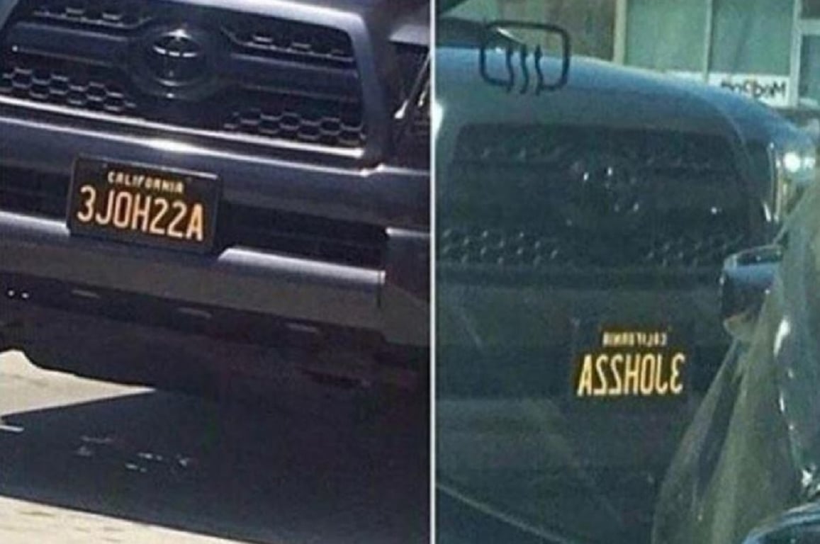 zpětné zrcátko spz