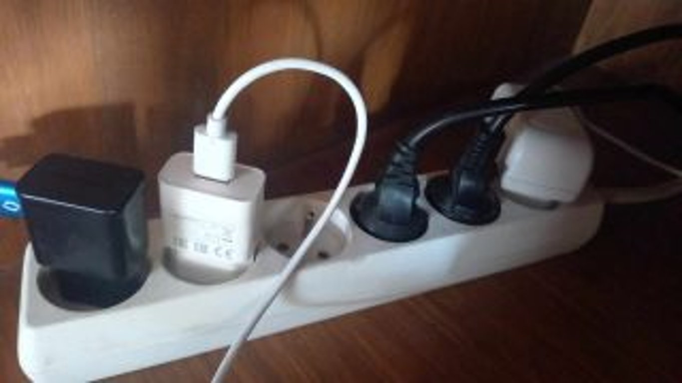 Češi, kteří mají v kuchyni tento spotřebič, riskují vyhoření domácnosti. Kdo ho po použití nevypojí, ten riskuje