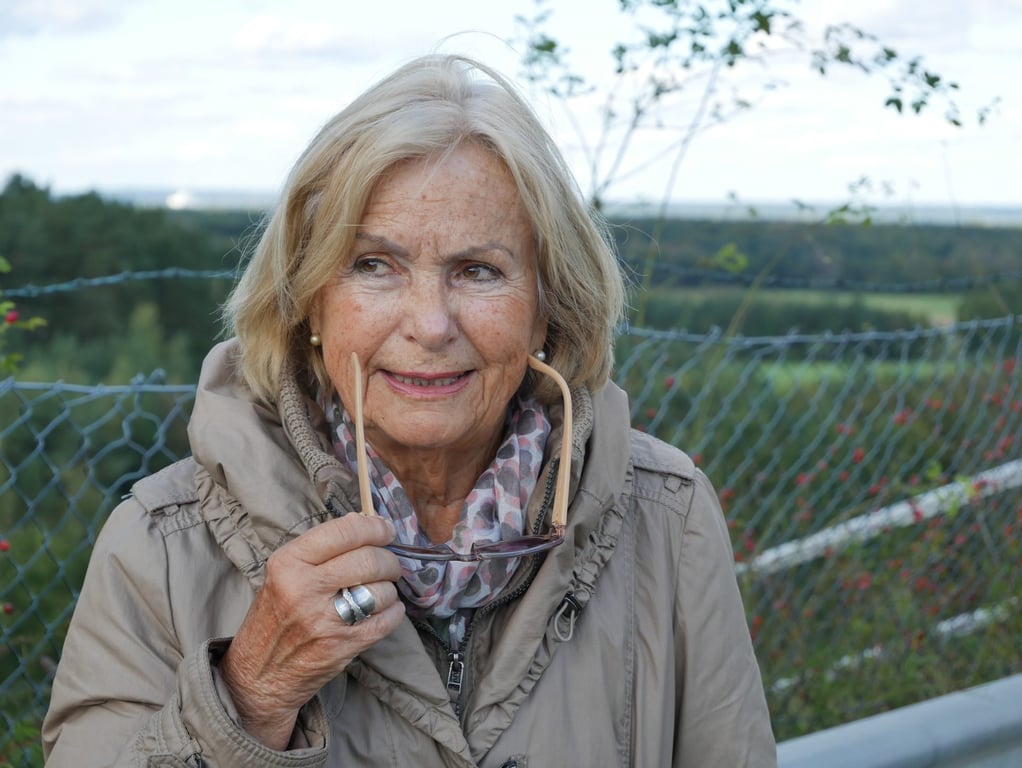 Tyto 3 kusy oblečení by měla mít každá česká seniorka v šatníku. Kdo je nenosí, dělá velkou chybu, protože omlazují