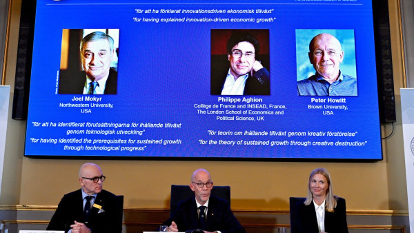 „Trvalý hospodářský růst není samozřejmost.“ Nobelovu cenu za ekonomii získala trojice vědců za výzkum vlivu inovací na ekonomiku