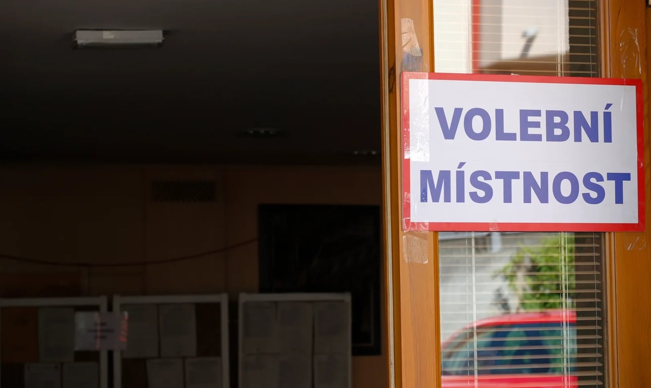 Chtěla jsem být hrdá, že volím. Ale v místnosti mě přivítalo něco, co mě totálně odzbrojilo.