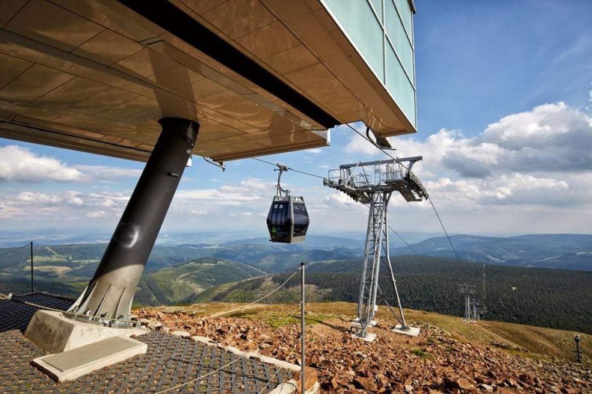 Na Sněžku od zítřka leda po svých, lanovka nepojede