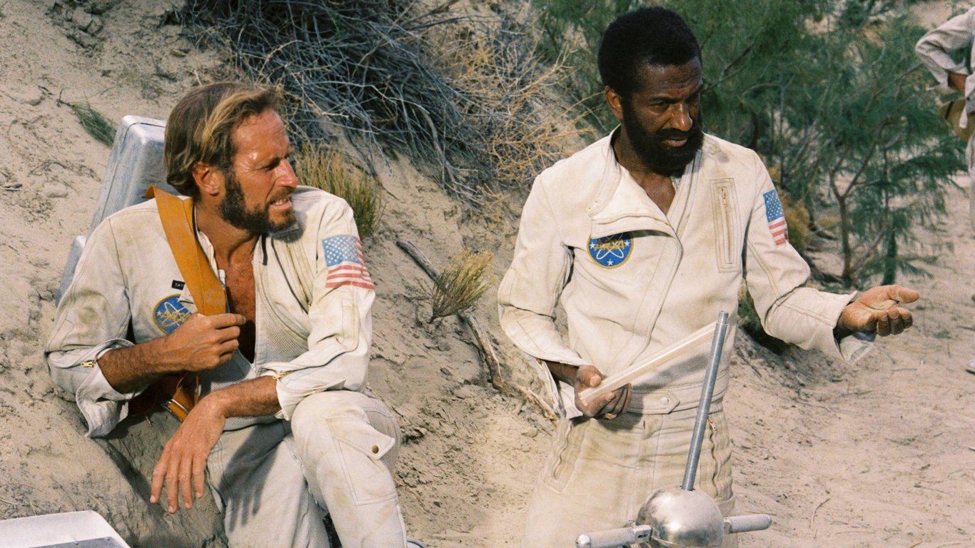 Velice zvláštní film, který se divákům už od roku 1968 dokáže vrýt pod kůži