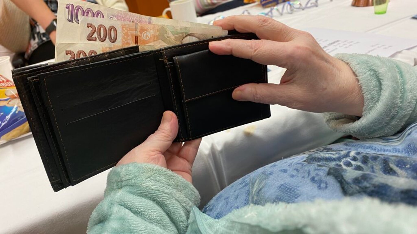 peníze v peněžence