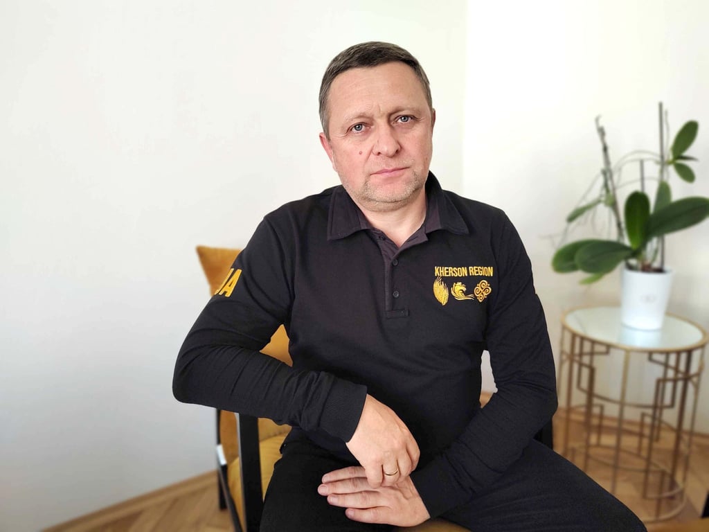Exkluzivní svědectví z Chersonu: Jsme pro Rusy jako safari, pálí i na sanitky