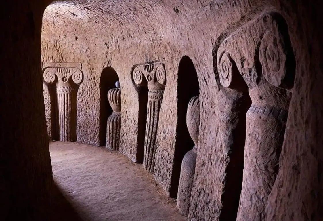 Detail na dílo muže v Arinj 