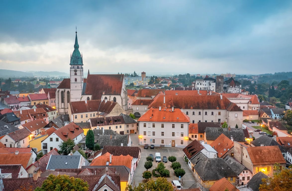 Turisté se tlačí v Krumlově a Třeboni. Nejkrásnější město jihu ale zůstává prázdné, lidé o něm netuší