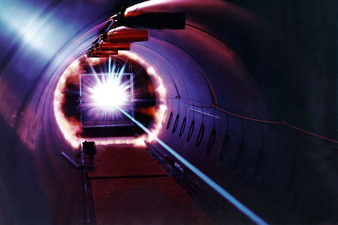 Vědci dosáhli přelomu, o kterém se dřív jen šeptalo. Energii se jim podařilo přenést vzduchem na 30 metrů