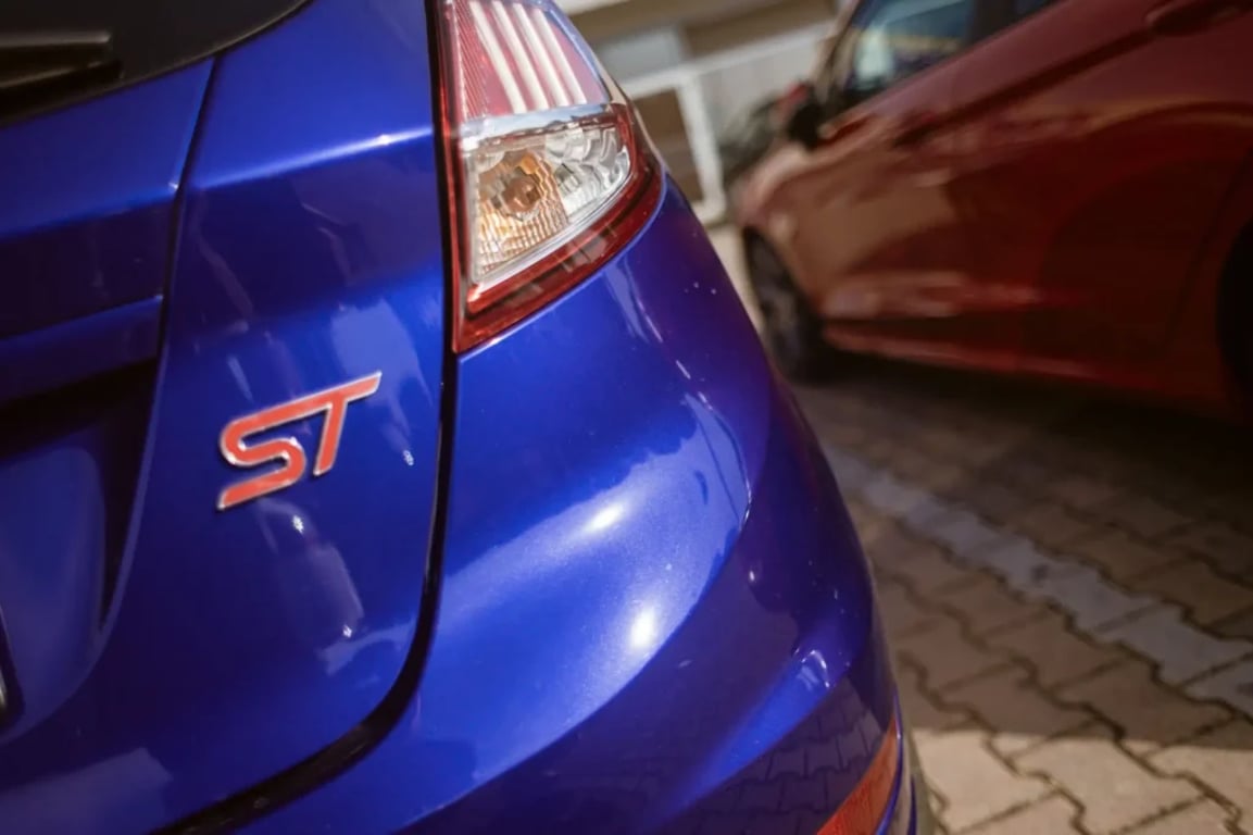 Nechali jsme AI vybrat auto pro začátečníka. Výsledek? Sporťák