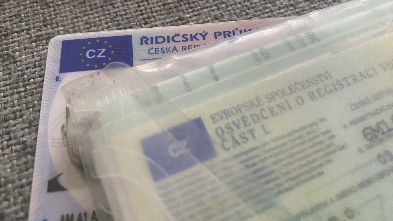 „Pane řidiči, máte tohle v autě? Pak se rozlučte s vaším technickým průkazem“