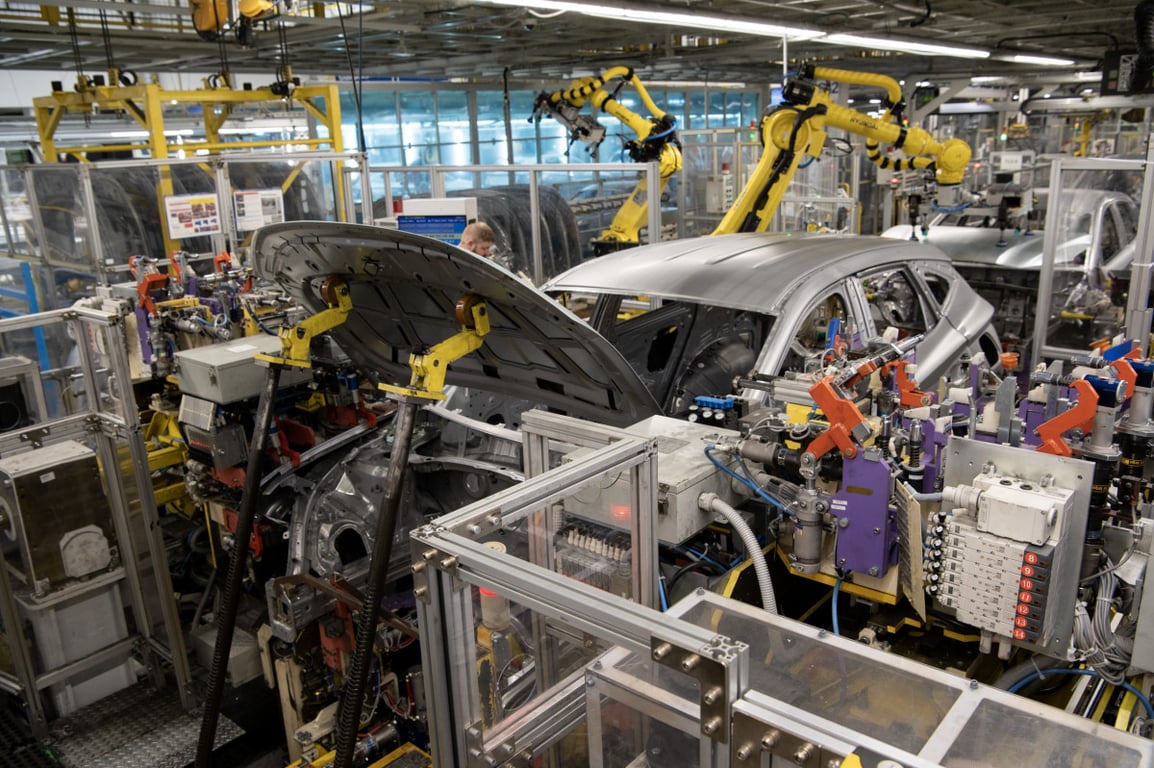 V automobilce se bude příští týden pracovat jen ve středu, klesl zájem o auta