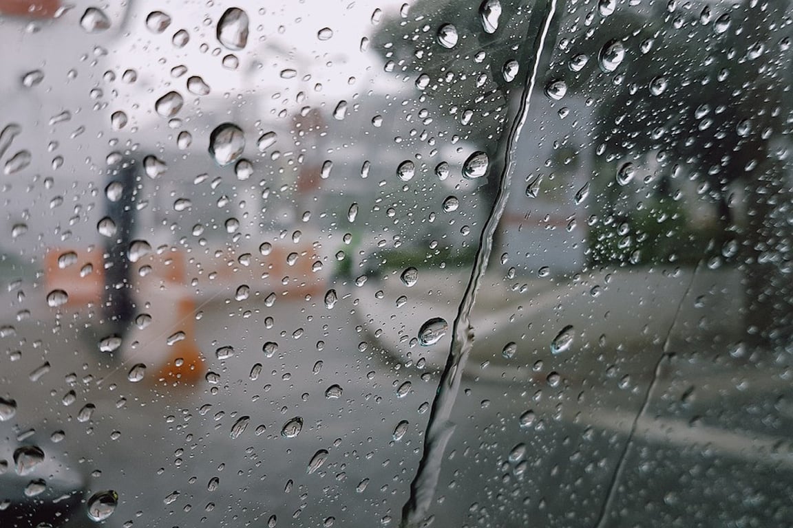 Bude se oteplovat, týden doprovodí dešťové přeháňky