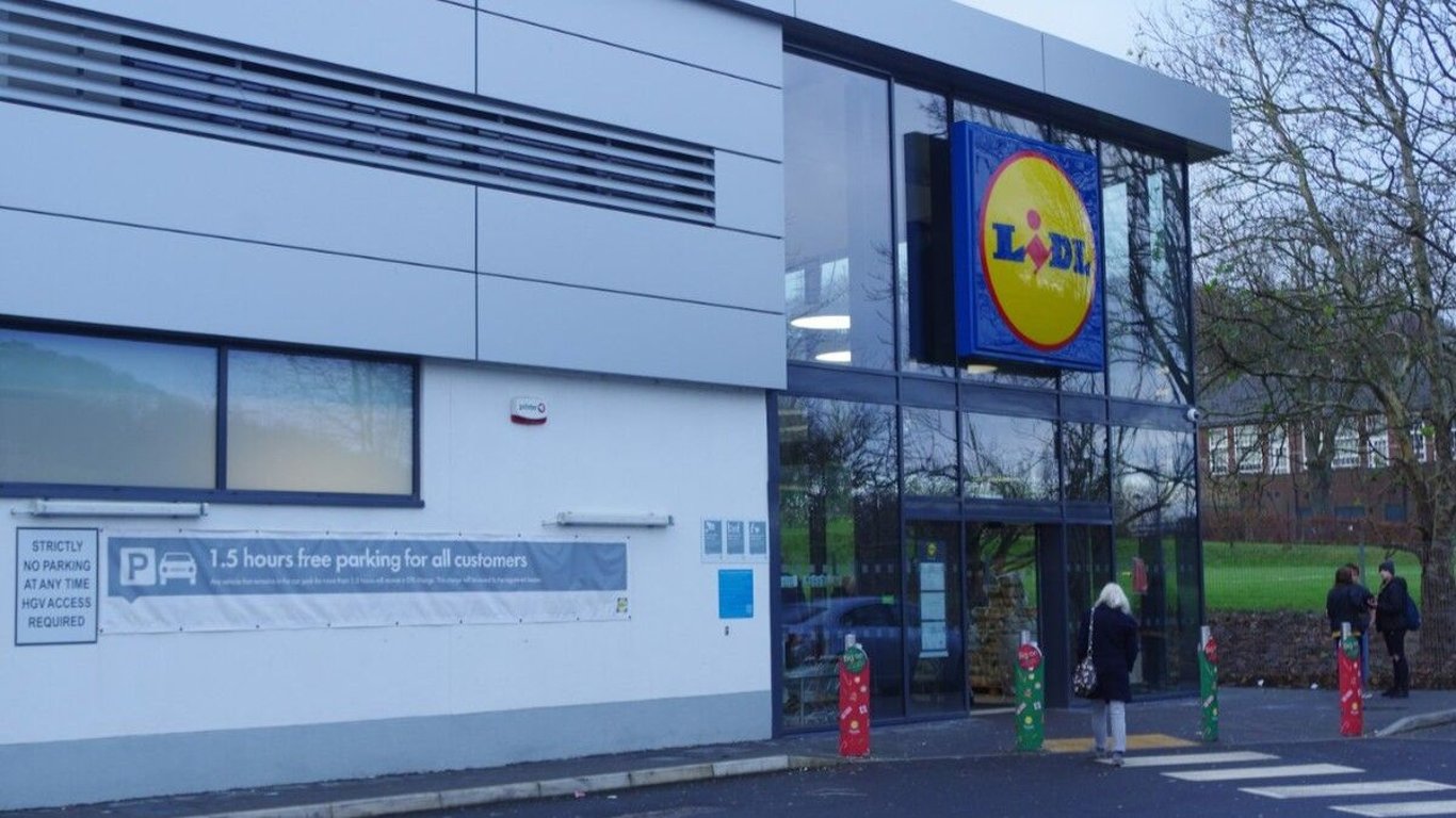 Lidl před začátkem školního roku rozjel ultravelké slevy. Poloviční ceny než u konkurence