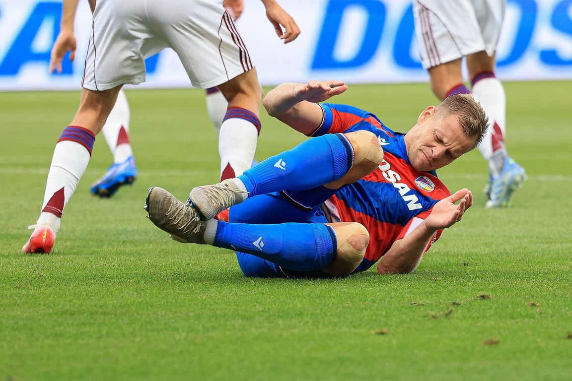 Velké oslabení pro Viktorii. Zraněný kapitán proti AS Řím hrát nemůže