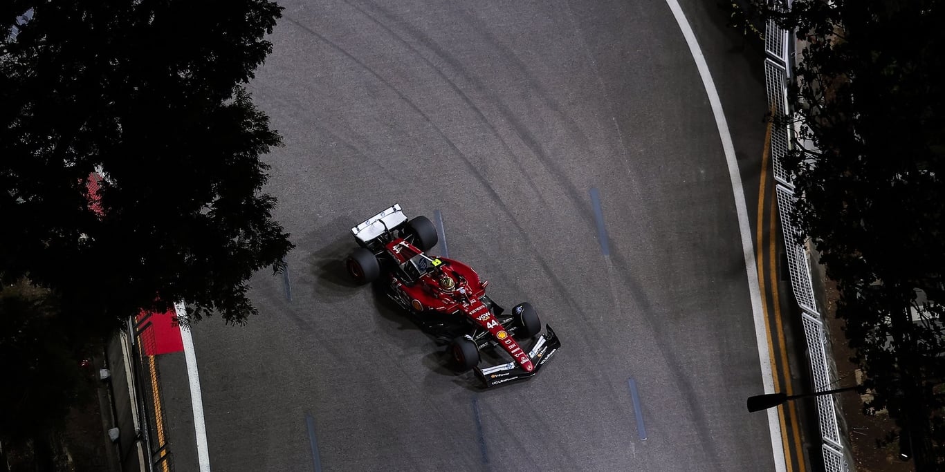 Hamilton žádá po kvalifikačním zklamání od Ferrari změnu přístupu