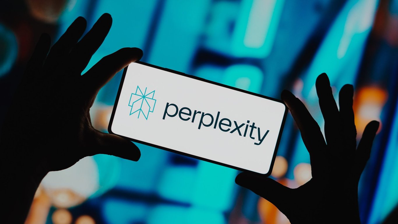 Perplexity zdarma vs. Pro: Která verze se vyplatí právě vám?