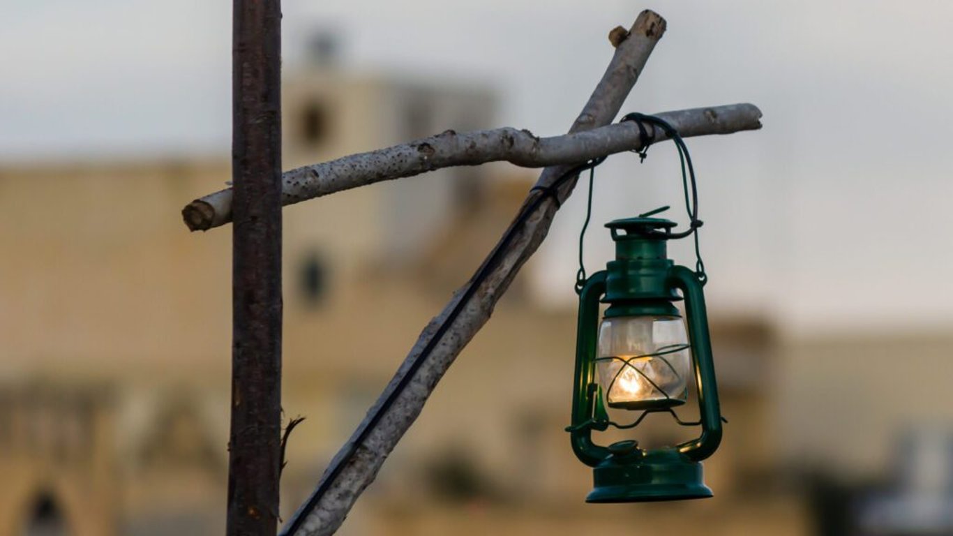 Ignacy Łukasiewicz a první lampa na petrolej