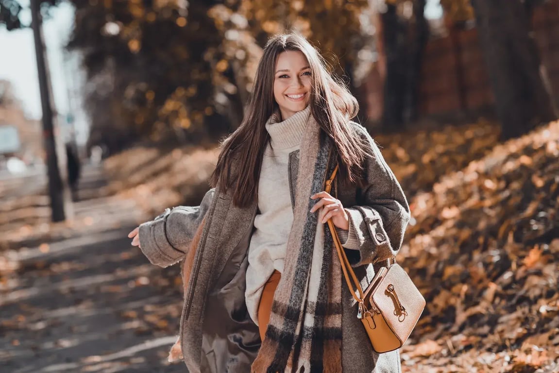 Podzimní inspirace: Tyto 3 doplňky nosí jen ženy, které mají skutečný styl. Žádný nestojí víc než 250 Kč
