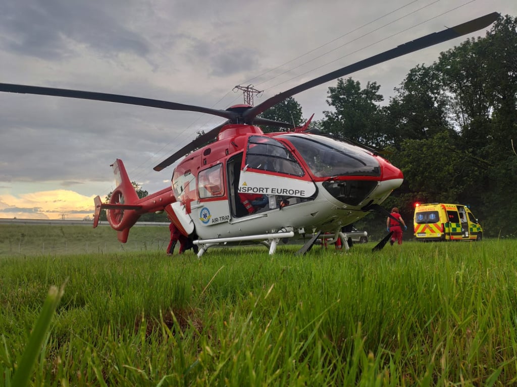Záchranáře zaměstnaly nehody motorkářů. Jedna z nich byla tragická