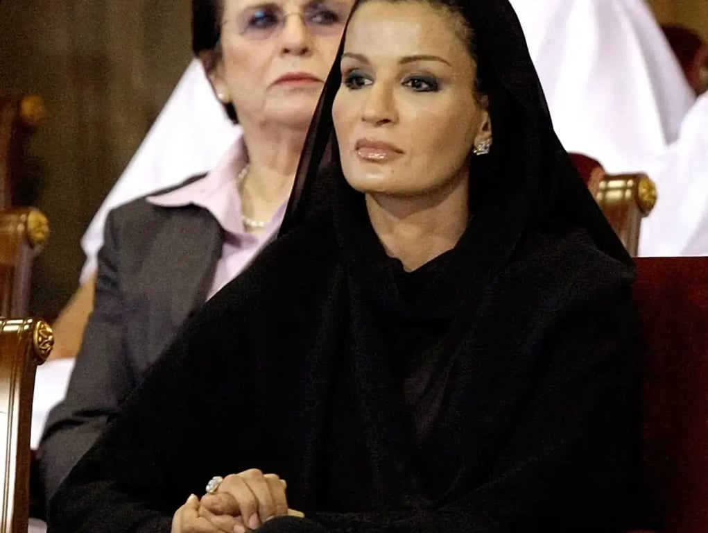 Módní ikona z Blízkého východu: Krásná muslimská princezna okouzluje Evropu elegantními modely