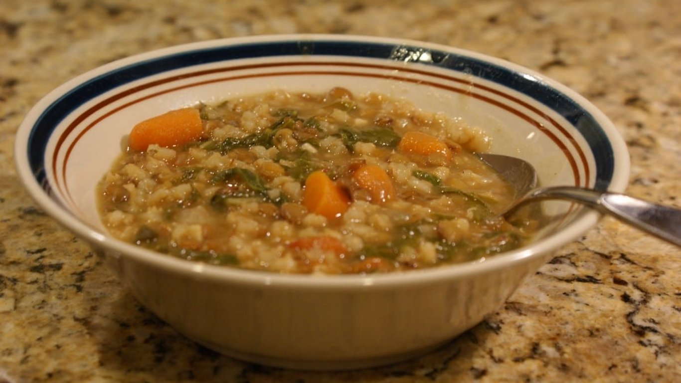 Horké jídlo lze ochladit během pár vteřin. Stačí použít jednoduchý trik, který znali už kuchaři před desítkami let