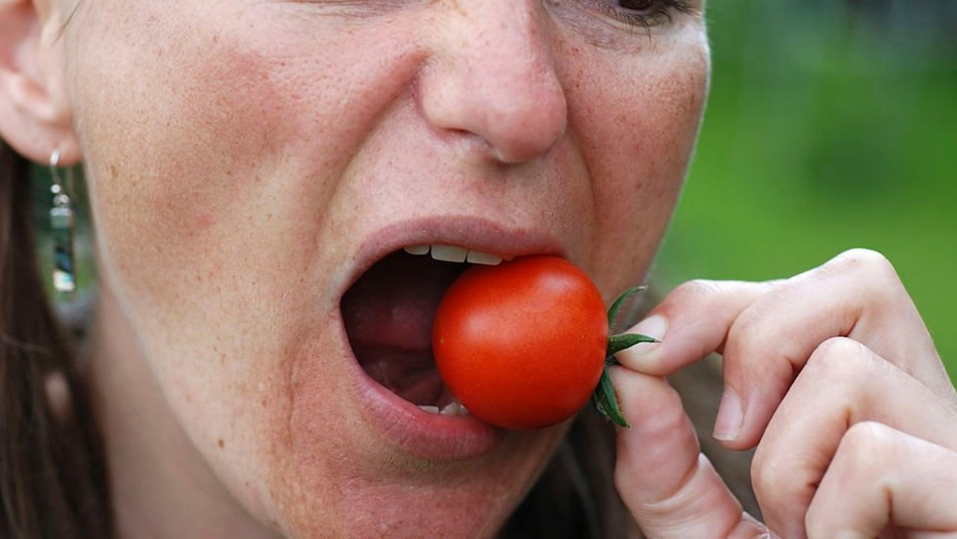 Rajčata skrývají účinky, které vám nikdo neřekl. Každodenní konzumace spouští překvapivé změny v těle