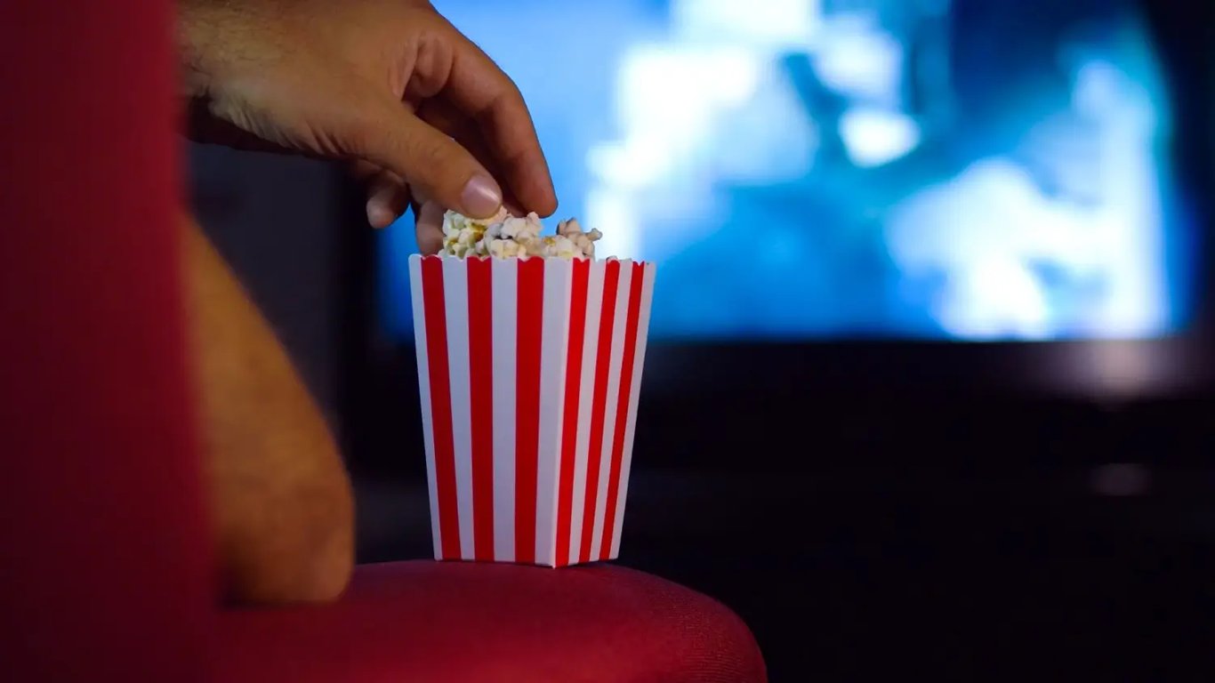 Klasická televize končí. Toto mini zařízení za 1 500 Kč vytvoří zážitek lepší než domácí kino