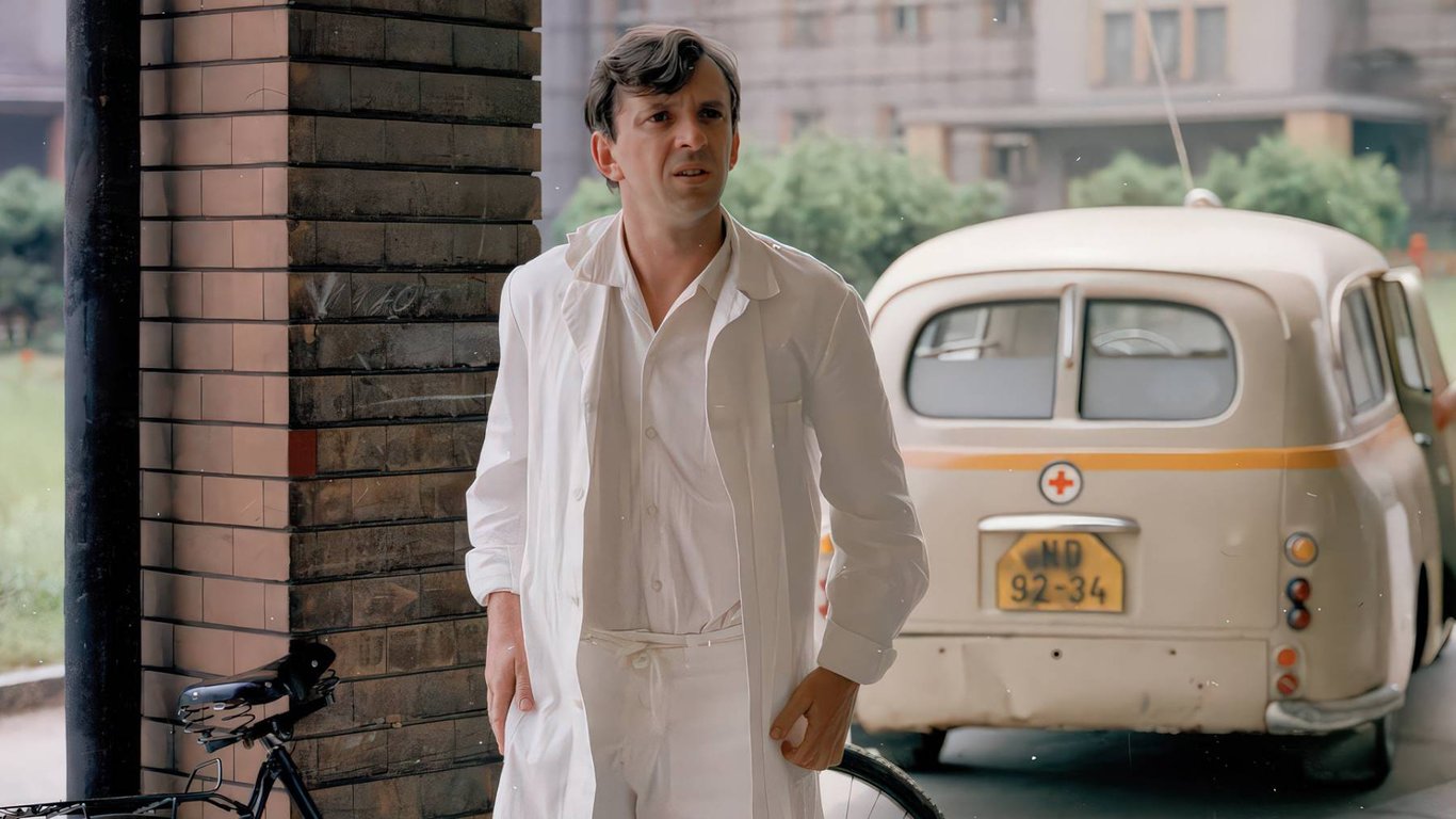 Sanitka: Cenzura, konec kariéry kvůli vzoru na svetru a zašitý salám v plášti