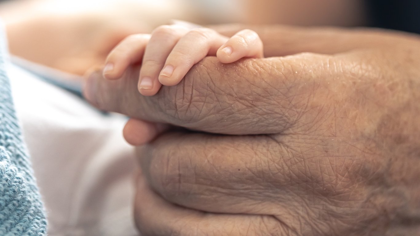 Lékaři už nedoufali, když miminko přestalo dýchat. Po odpojení od přístrojů se stal okamžik, který nikdo nechápe