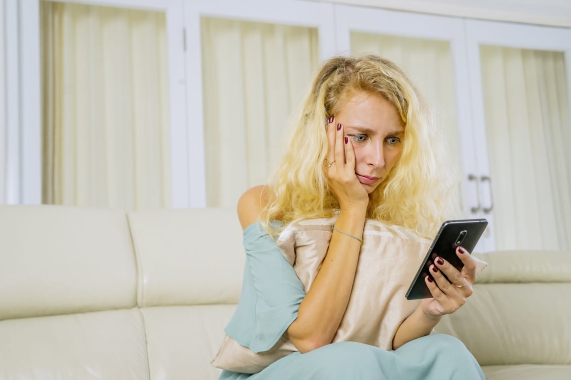 Češi instalují ve velkém aplikaci, která se vydává za WhatsApp. Ve skutečnosti je okrade o peníze