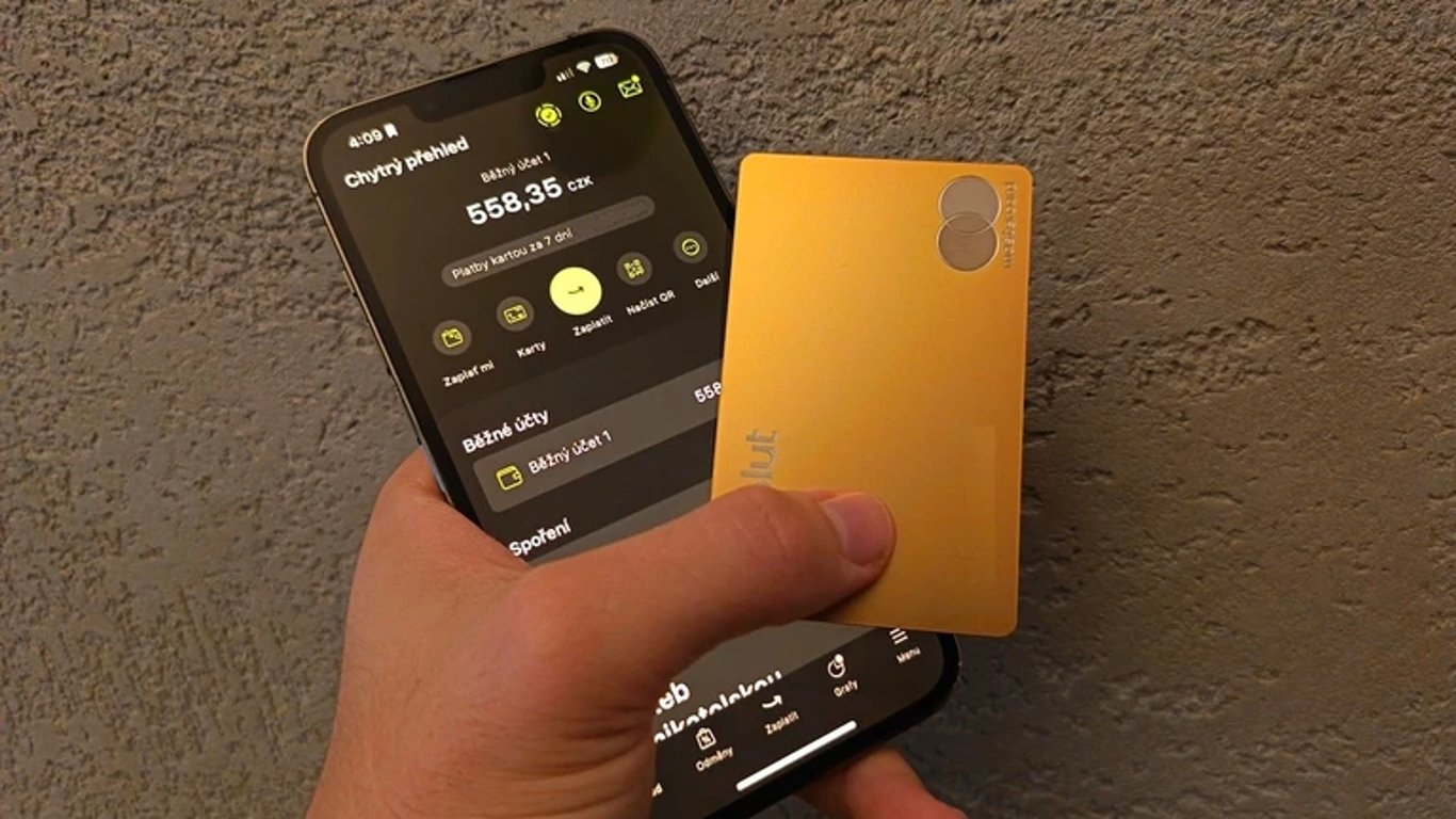 Vláda ČR varuje: „Kyberšmejdi“ se naučili, jak Čechům ukrást přihlášení do mobilního bankovnictví přes Portál občana