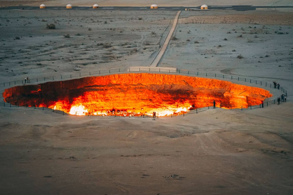 Brána do pekla se uzavírá. Turkmenistán po půl století zkrotil oheň v poušti Karakum, který zažehli Sověti