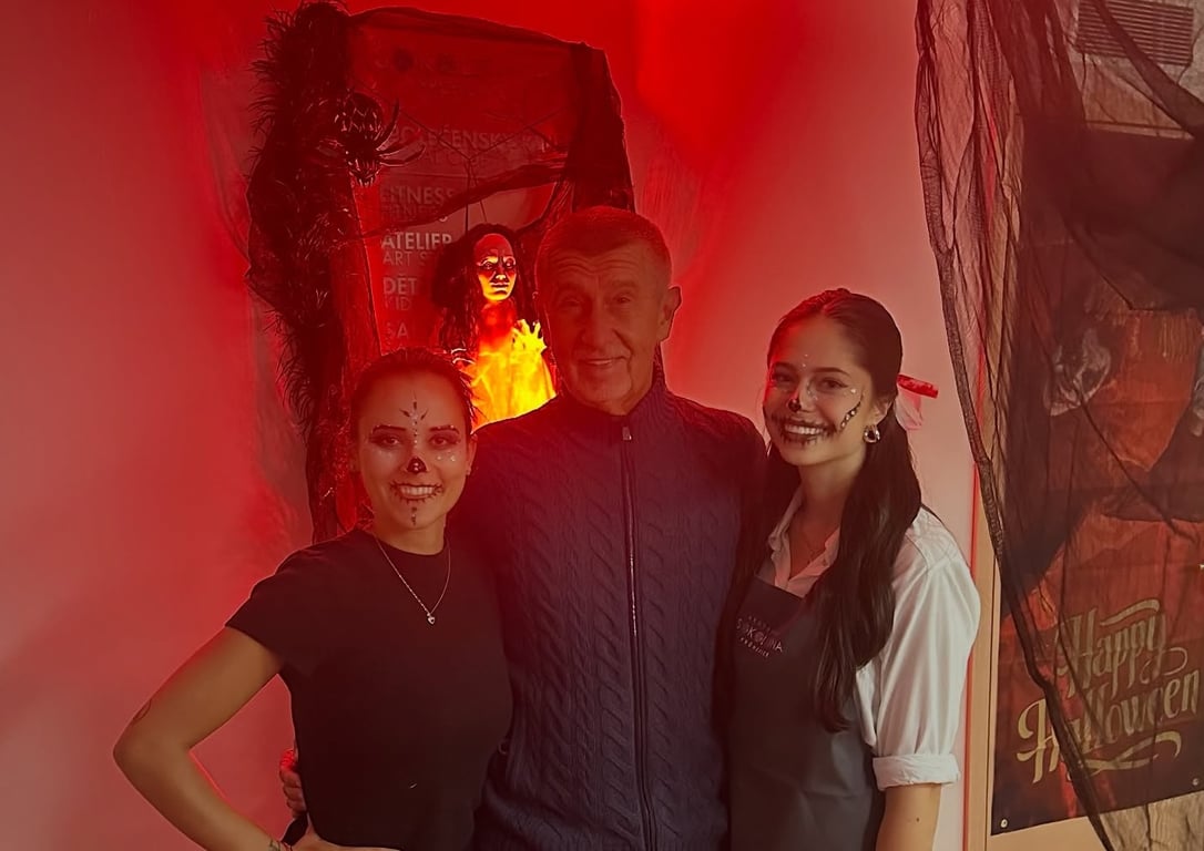 Andrej není nudný, je lidový. Stíhá i halloweenskou párty