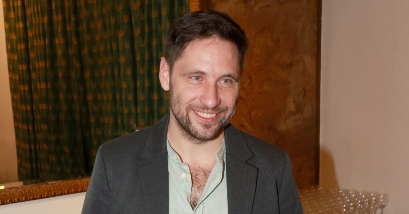 Martin Písařík má s nádhernou přítelkyní šťastnou rodinu. Po narození syna na ni však trochu zapomněl