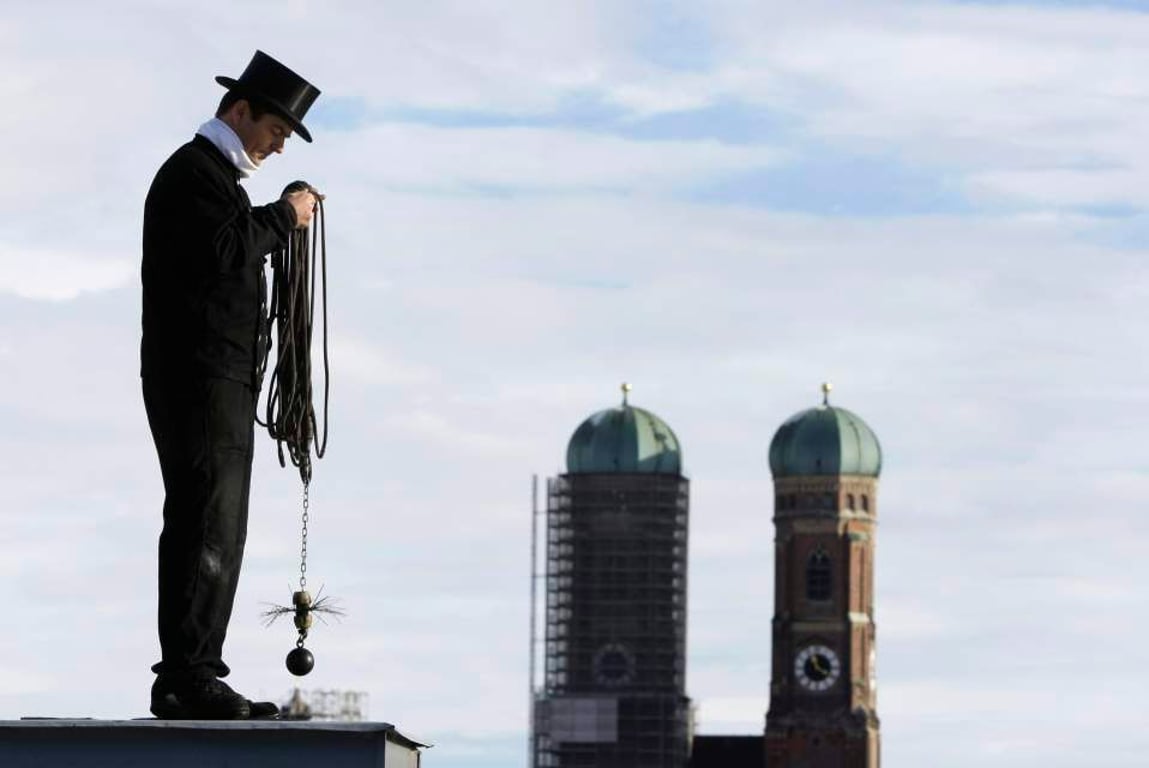 Vyčistil komín a brutálně zavraždil seniorku. Kominík si odpyká 18 let ve vězení