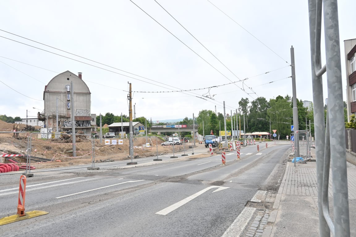 Poslední letošní omezení pro řidiče v Jihlavě. Pět dní neprojedou křižovatkou u Sila