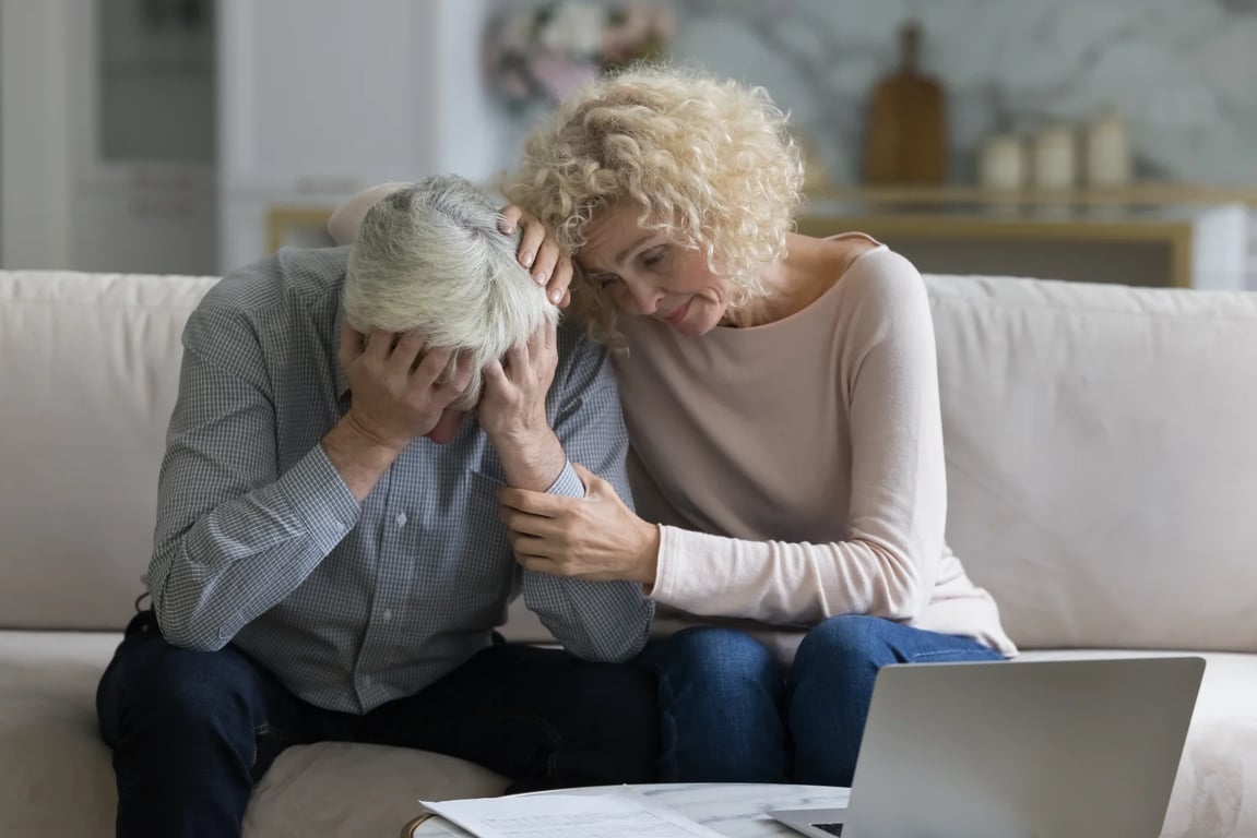 Senior se po smrti manželky snažil zvednout ze dna. Úřady mu ale zasadily další ránu a o všechno přišel