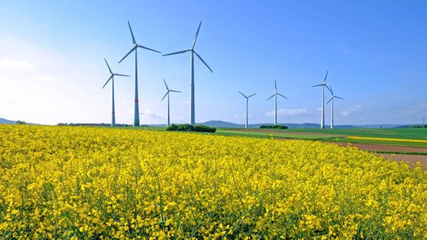 První trest za greenwashing. Ropný gigant v reklamě sliboval uhlíkovou neutralitu