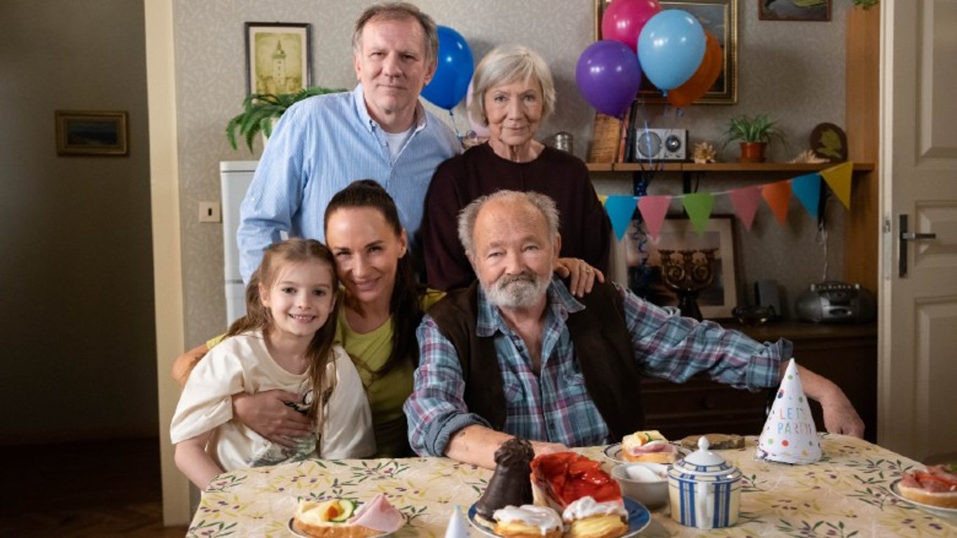 Tvůrci seriálu Ulice prozradili, kdo se v nové sezóně zamiluje a jsou to samí chlapi