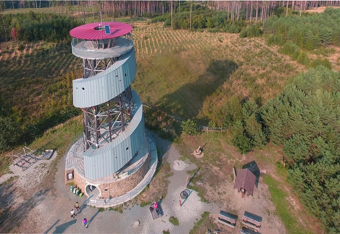 Rozhledna na Prostějovsku vydržela pouhých 12 let. Teď musí být demontovaná