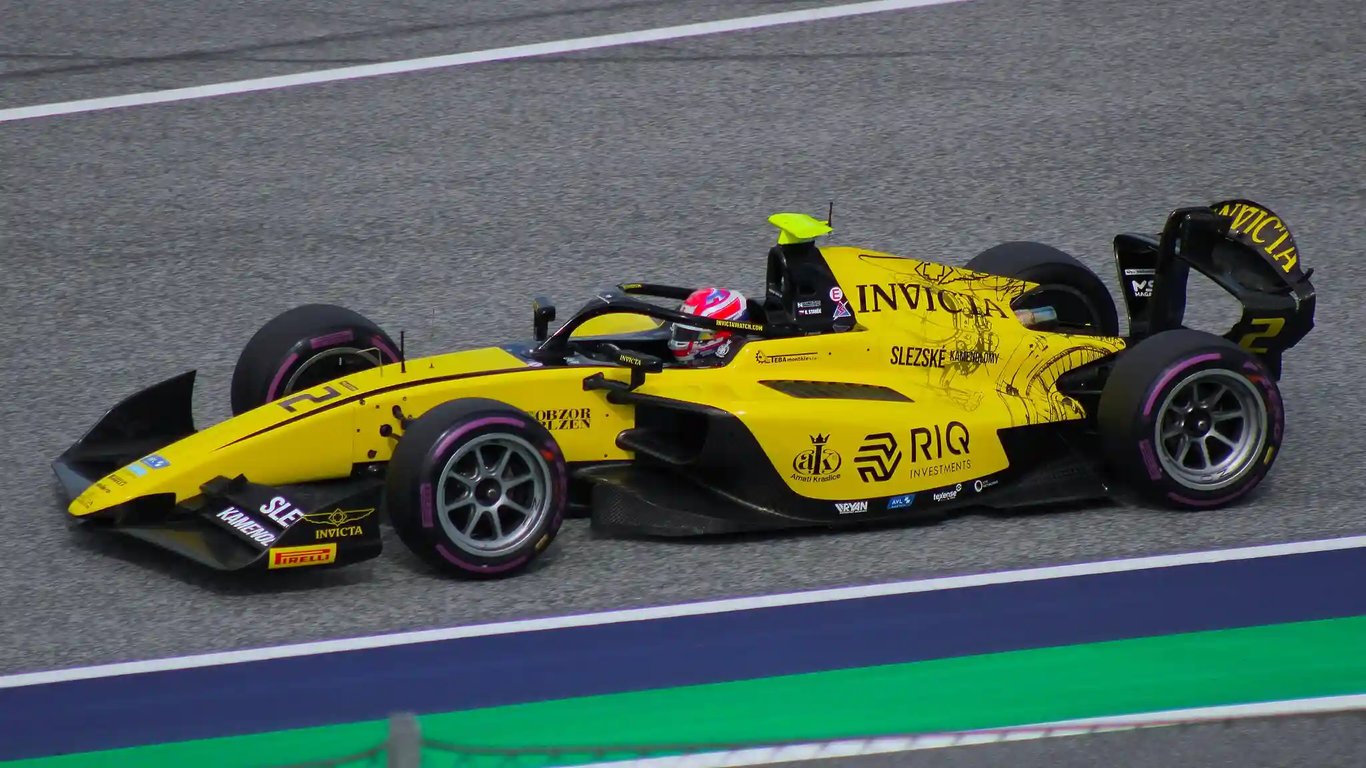 Čech je jen krůček od Formule 1. Kdy ho můžeme vidět poprvé v závodě?