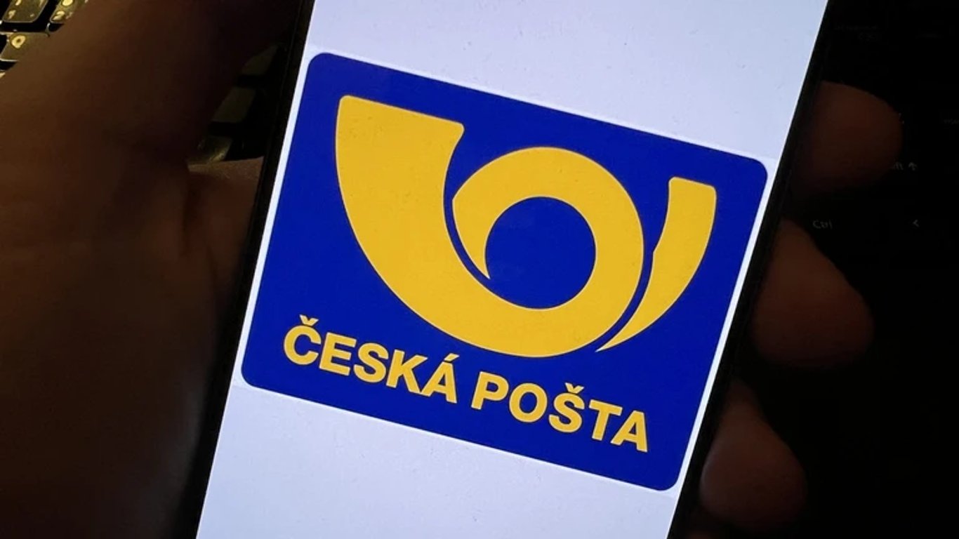 Falešná Česká pošta vyzývá k úhradě 199 Kč. Kdo na to skočí, začne mu strhávat peníze z účtu a vezme i celoživotní úspory