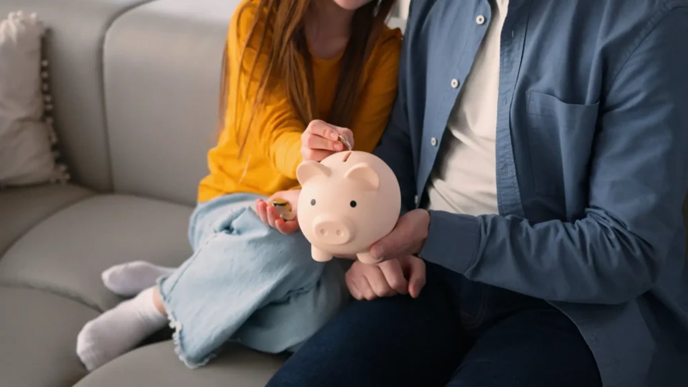 Tyto dvě banky nabízí naprosto nejvyšší úroky na spoření v Česku. Kdo ukládá u jiné, dělá velkou chybu
