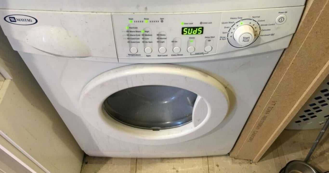 Při praní prádla lze ušetřit spousta peněz. Díky tomuto snadnému triku to zvládne naprosto každý